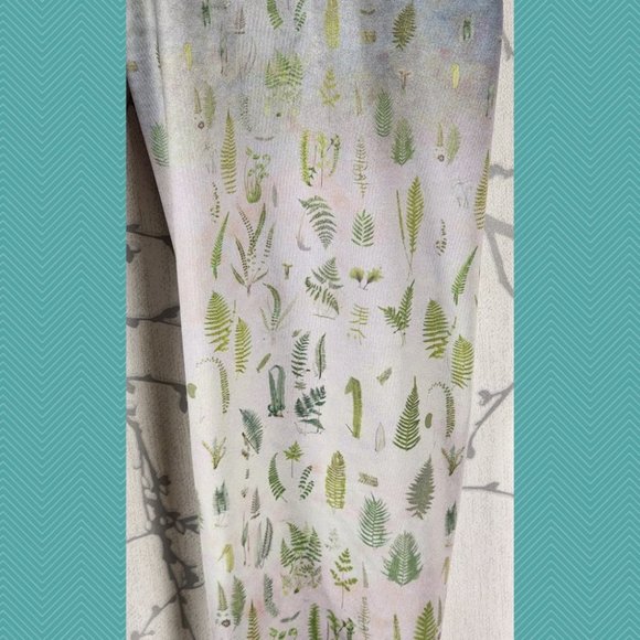 Rose Buddha Ombre Ferns Printed Recycled Polyester Capri Leggings - Picture 2 of 3